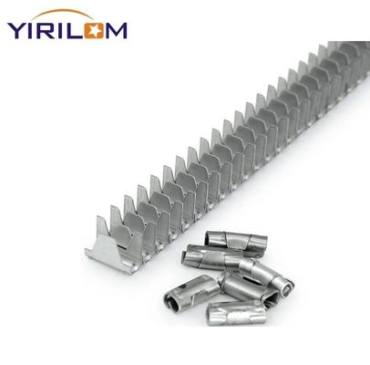Đẹp dây thép để gắn dây xuân vào suối